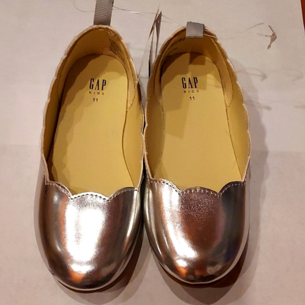 Gap Kids silver slip on dress shoes